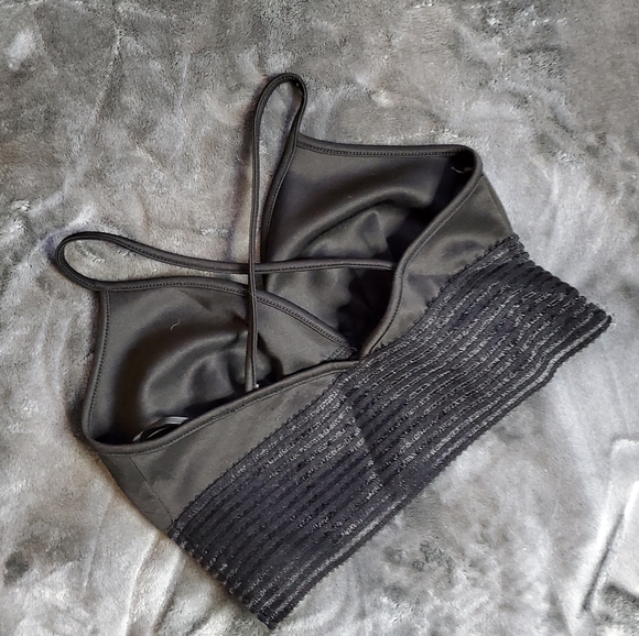 Frisky Lil Black Crop Top - Picture 3 of 3